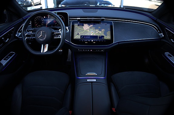 Mercedes-Benz E220 21 of 21
