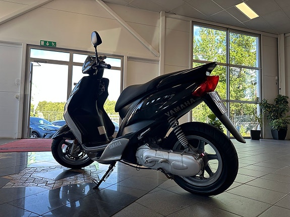Yamaha jogr 50 cc 2 of 5