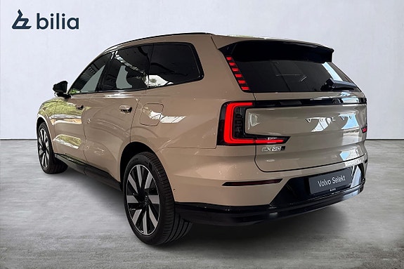 Volvo EX90 2 of 5