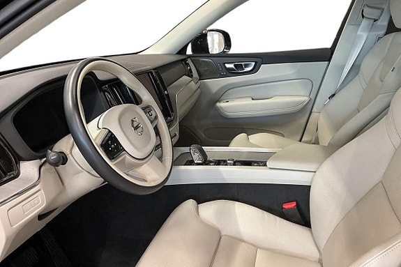 Volvo XC60 13 of 28
