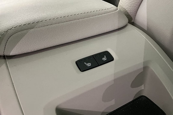 Volvo XC60 19 of 28