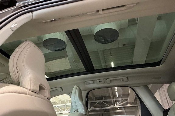 Volvo XC60 20 of 28