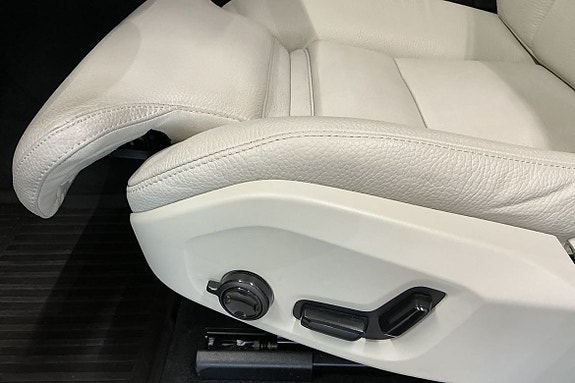 Volvo XC60 25 of 28