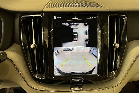 Volvo XC60 24 of 28