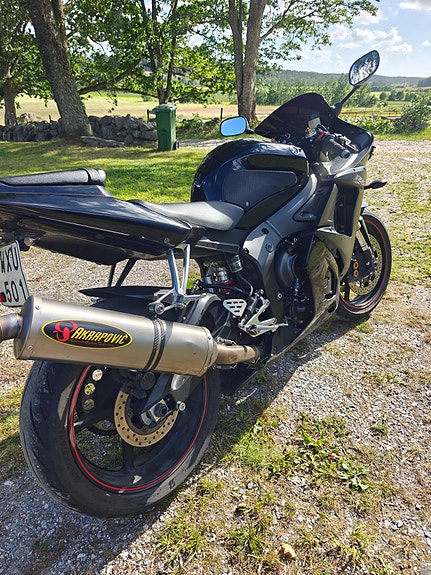 Yamaha YZF-R6 4 of 5