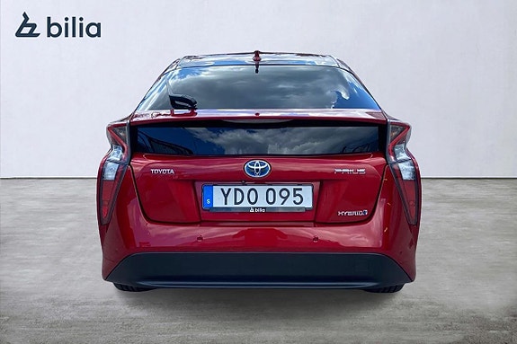 Toyota Prius 5 of 5