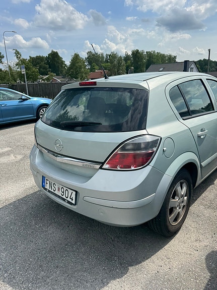 Opel Astra 4 of 5