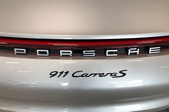 Porsche 911 16 of 16