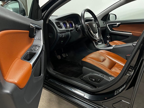 Volvo V60 4 of 5