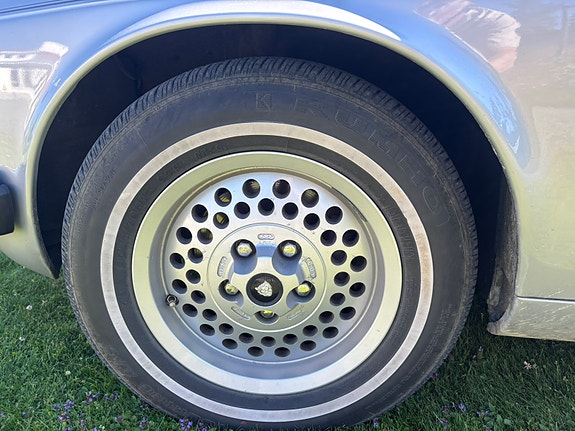 Jaguar XJ 5 of 7