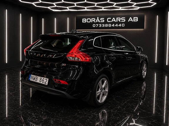 Volvo V40 2 of 5