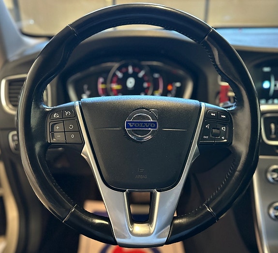 Volvo S60 16 of 30