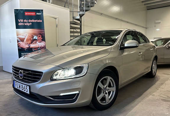 Volvo S60 4 of 5