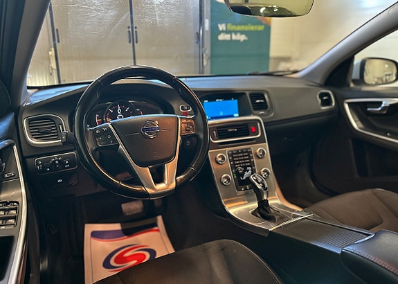 Volvo S60 14 of 30