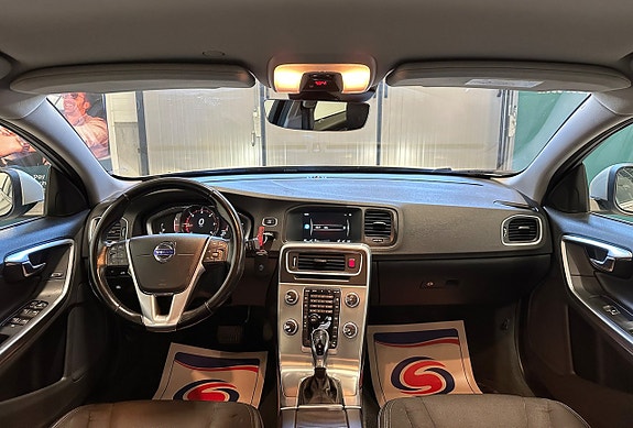 Volvo S60 13 of 30