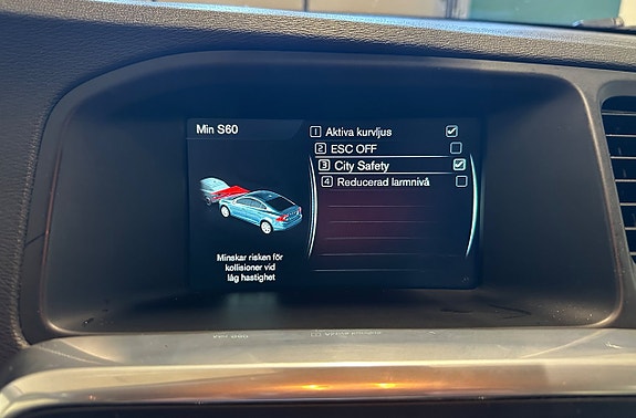 Volvo S60 25 of 30