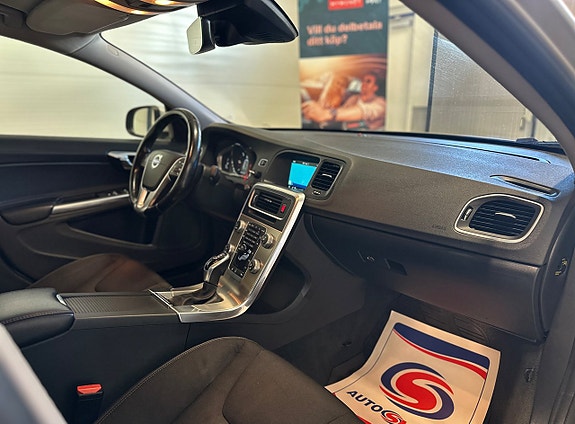 Volvo S60 11 of 30