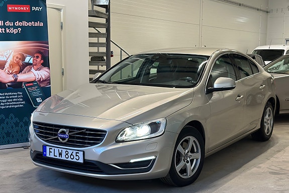 Volvo S60 3 of 5