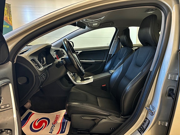 Volvo S60 9 of 30