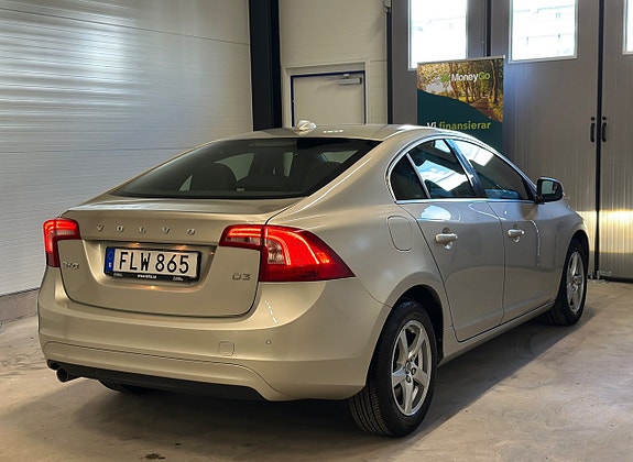 Volvo S60 5 of 5