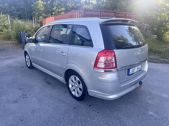 Opel Zafira 4 of 5