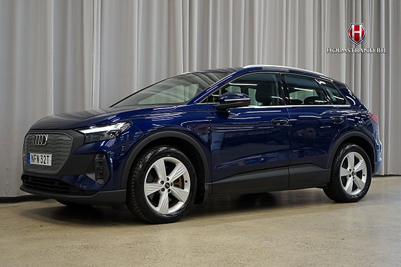 Audi Q4 e-tron 4 of 5