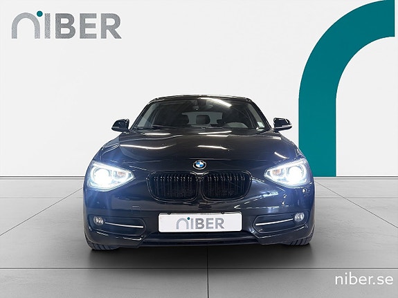 BMW 118d 2 of 5