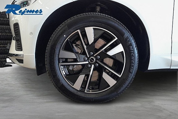 Volvo XC60 12 of 24