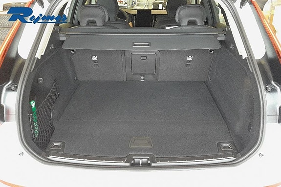 Volvo XC60 13 of 24