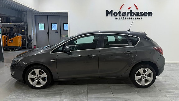 Opel Astra 2 of 5