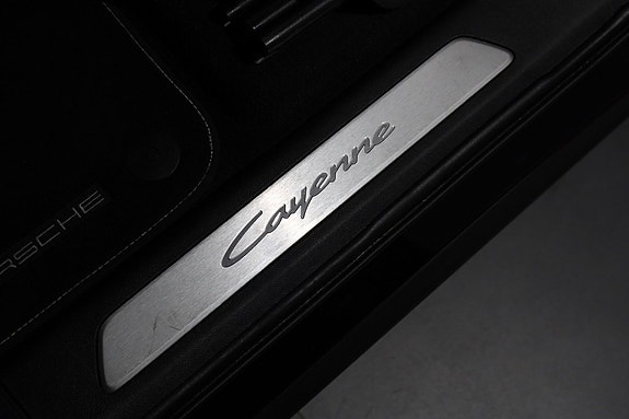 Porsche Cayenne 11 of 19