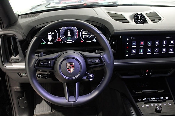 Porsche Cayenne 18 of 19