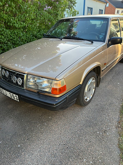 Volvo 940 2 of 5