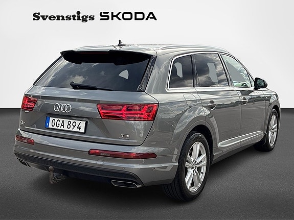 Audi Q7 4 of 5