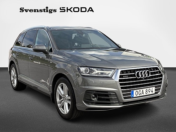Audi Q7 2 of 5