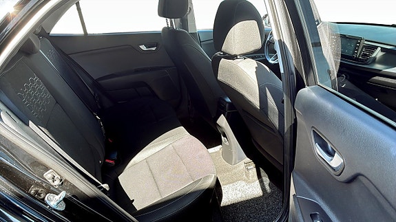 Kia Rio 5 of 5