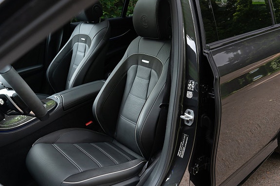 Mercedes-Benz E63 11 of 30