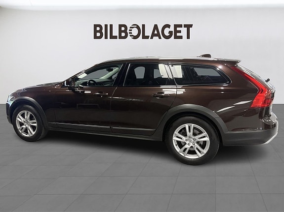 Volvo V90 Cross Country 2 of 5