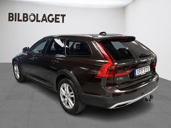 Volvo V90 Cross Country 3 of 5
