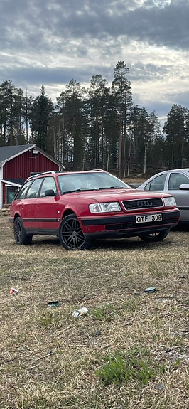 Audi 100 2 of 5