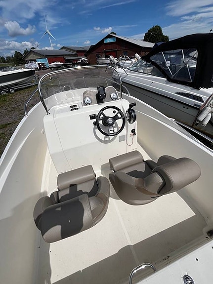 Quicksilver Activ 555 Open 2016 – Mercury F115 (2021) endast 10 of 12