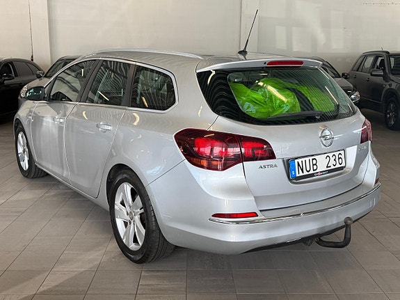 Opel Astra 2 of 5