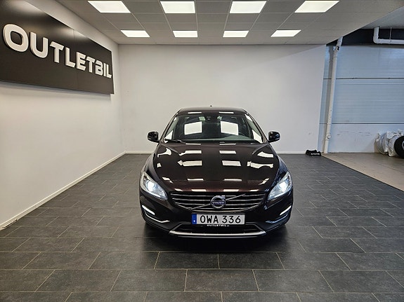 Volvo S60 4 of 5