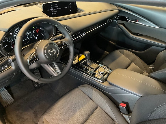 Mazda CX-30 9 of 13
