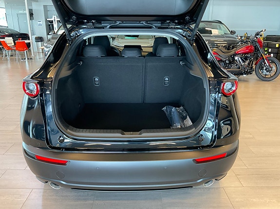 Mazda CX-30 6 of 13