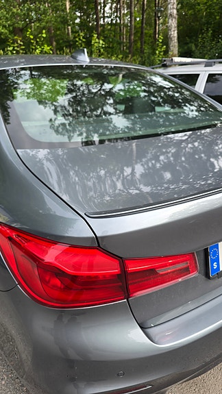 BMW 530i 3 of 5