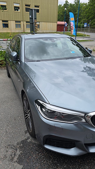 BMW 530i 11 of 13