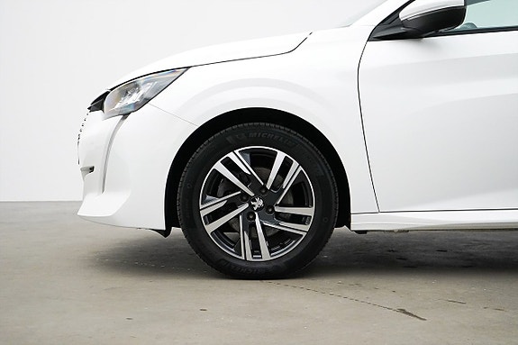 Peugeot 208 2 of 22
