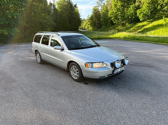 Volvo V70 4 of 5