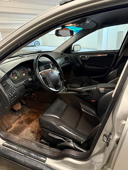 Volvo V70 5 of 5